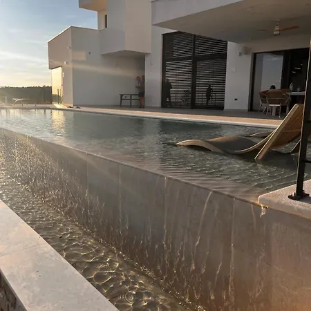 Madan Villa Saricevi